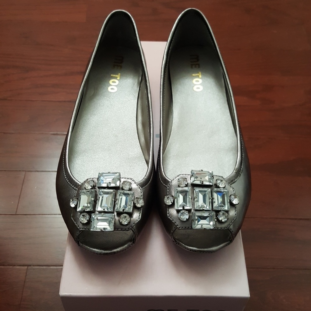 NWT Me Too Flats 8M
